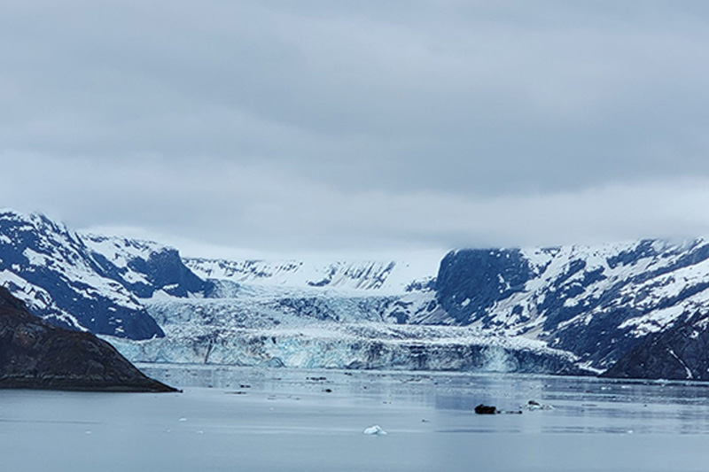 A picture of a glacier off the coast of Alaska.